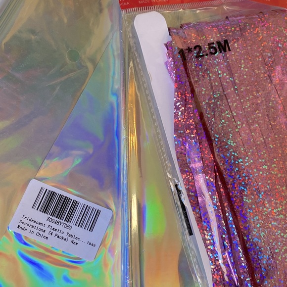 4pcs. Unicorn Tablecloth + More - Picture 8 of 8